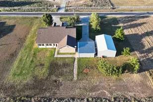 795 Beach Rd, Bowie, TX 76230 - Photo 4