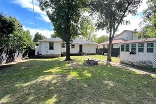 2441 Falls Dr, Dallas, TX 75211 - Photo 16