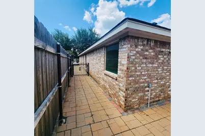 1321 Lauren Lane, Granbury, TX 76048 - Photo 6