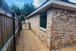 1321 Lauren Ln, Granbury, TX 76048 - Photo 6