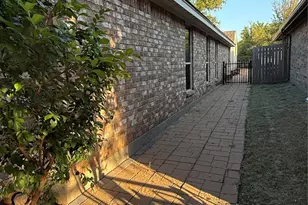 1321 Lauren Ln, Granbury, TX 76048 - Photo 4