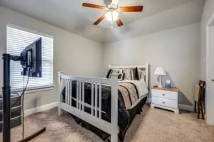 417 Middleton Dr, Roanoke, TX 76262 - Photo 6