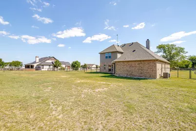 112 Lone Star Way, Godley, TX 76044 - Photo 38