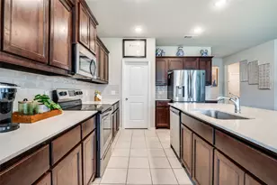 801 Woodcrest Dr, Ennis, TX 75119 - Photo 10