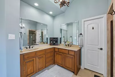 100 Overton Ridge Circle, Weatherford, TX 76088 - Photo 6