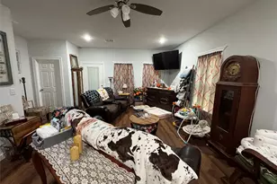 1307 W 33rd St, Tyler, TX 75702 - Photo 2