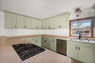 140 Dolly Dr, Payne Springs, TX 75156 - Photo 16