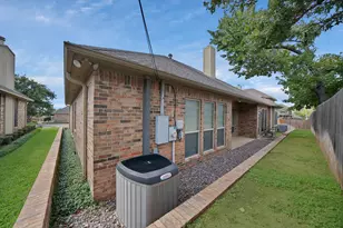 1220 Woodland Park Dr, Hurst, TX 76053 - Photo 36