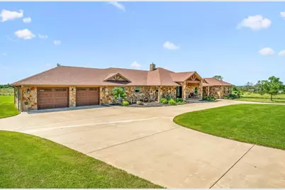 501 Umphress Court, Granbury, TX 76048 - Photo 2