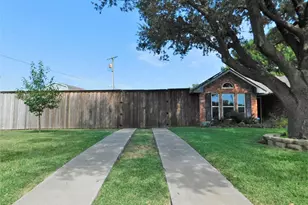 2001 Oak Tree Dr, Denton, TX 76209 - Photo 4