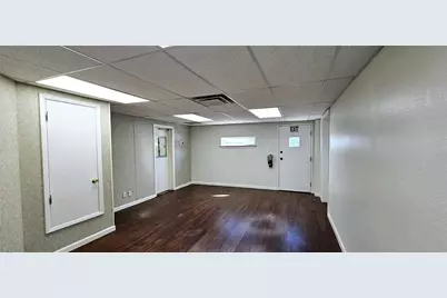1401 Oak Knoll Drive, Haltom City, TX 76117 - Photo 10