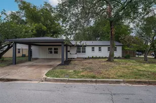 217 Palomino Dr, Saginaw, TX 76179 - Photo 1