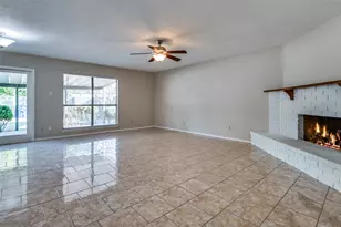 10257 Sweet Gum St, Dallas, TX 75249 - Photo 4