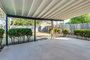 10257 Sweet Gum St, Dallas, TX 75249 - Photo 24