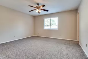 10257 Sweet Gum St, Dallas, TX 75249 - Photo 20