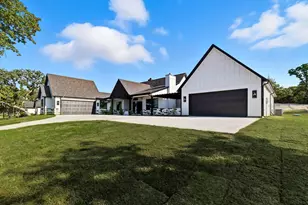 1019 Glenoaks Dr, Weatherford, TX 76088 - Photo 2