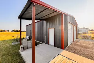 350 Summerfield Ct E, Springtown, TX 76082 - Photo 2