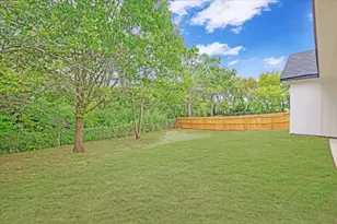 111 N Oak St, Ector, TX 75439 - Photo 32