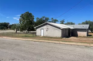306 S Old Caddo Ave, Breckenridge, TX 76424 - Photo 4