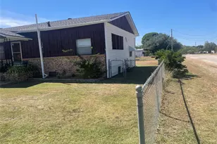 615 N Harvey St, Breckenridge, TX 76424 - Photo 4