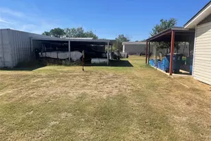 615 N Harvey St, Breckenridge, TX 76424 - Photo 6