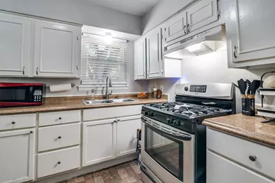 1309 Woodcrest Drive, Mesquite, TX 75149 - Photo 6