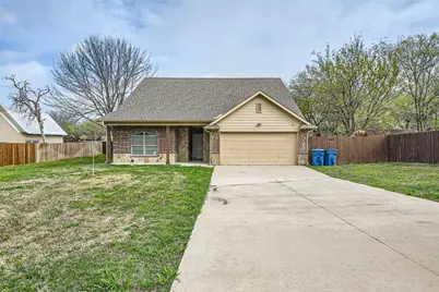 204 W Patton Avenue, Alvarado, TX 76009 - Photo 1