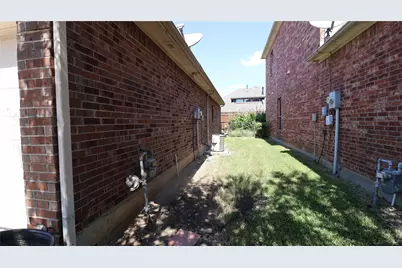 1822 Masters Drive, DeSoto, TX 75115 - Photo 2