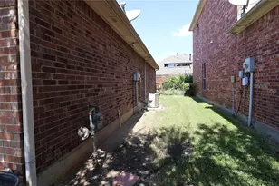 1822 Masters Dr, DeSoto, TX 75115 - Photo 2