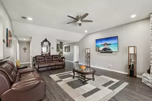 102 E Ridgegate Dr, Garland, TX 75040 - Photo 6