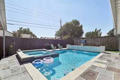 102 E Ridgegate Drive, Garland, TX 75040 - Photo 2