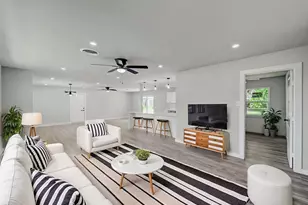 309 E Obuch St, Valley View, TX 76272 - Photo 6