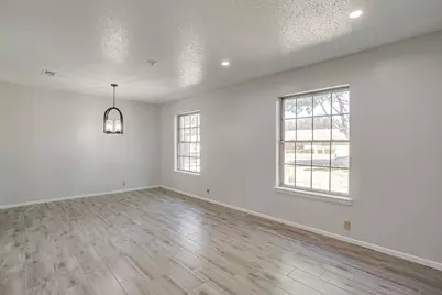 1225 Crestwood Drive, Cleburne, TX 76033 - Photo 6