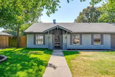 1225 Crestwood Drive, Cleburne, TX 76033 - Photo 4