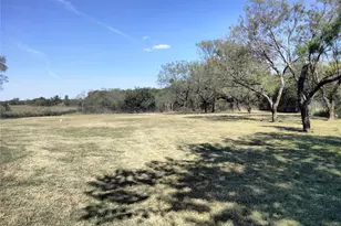 855 Tom Sawyer Rd, Ennis, TX 75119 - Photo 8