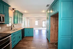 1214 3rd St, Graham, TX 76450 - Photo 8