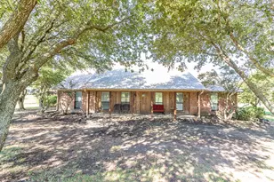 1194 Cedar Ln, Kaufman, TX 75142 - Photo 1