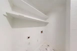 8343 Crystalwood Dr, Dallas, TX 75249 - Photo 18