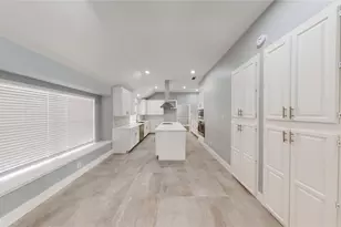 8343 Crystalwood Dr, Dallas, TX 75249 - Photo 16