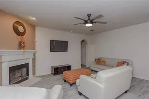 2713 Clubhouse Dr, Denton, TX 76210 - Photo 4