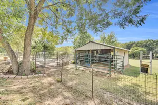 490 James Rd, Ferris, TX 75125 - Photo 32