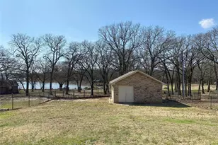 2833 Rodeo Dr, Quinlan, TX 75474 - Photo 4