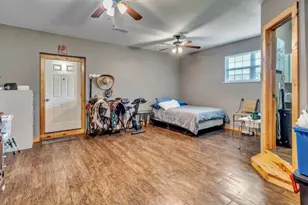 111 N Briar Oaks Rd, Burleson, TX 76028 - Photo 30