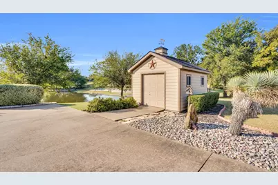 402 Seneca Drive, Waxahachie, TX 75165 - Photo 30