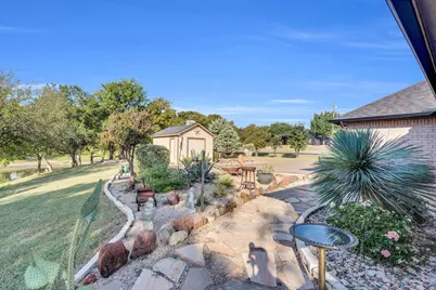 402 Seneca Drive, Waxahachie, TX 75165 - Photo 32