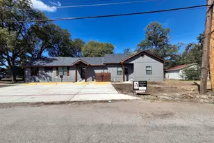 902 Chestnut St, Commerce, TX 75428 - Photo 2
