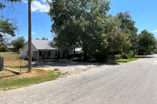 605 N Kirk St, Hico, TX 76457 - Photo 10
