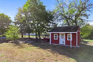 725 Wilson Rd, Whitewright, TX 75491 - Photo 38