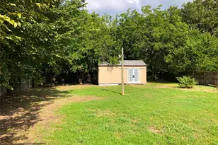 1108 Locust St, Gainesville, TX 76240 - Photo 2