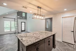 3712 Oak Meadow St, Granbury, TX 76048 - Photo 12